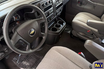 2023 Chevrolet Express Passenger 3500 1LT