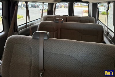 2023 Chevrolet Express Passenger 3500 1LT