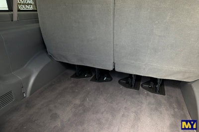 2023 Chevrolet Express Passenger 3500 1LT