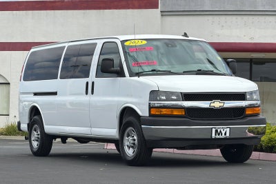 2023 Chevrolet Express Passenger 3500 1LT