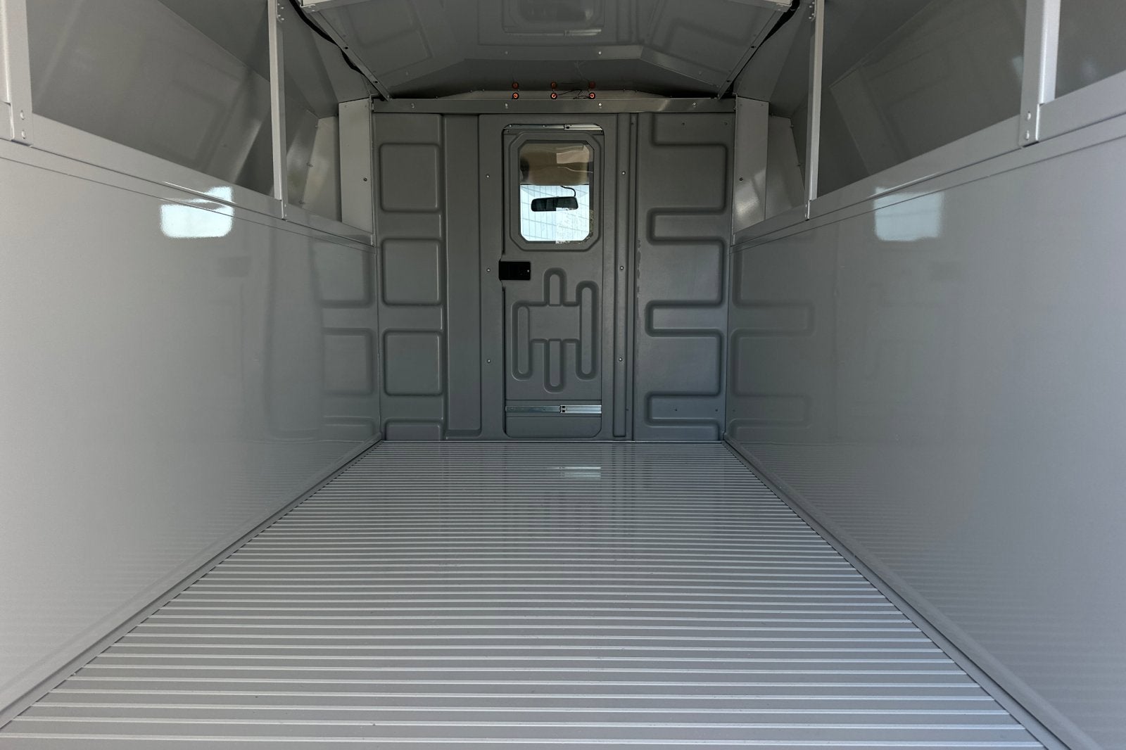 2024 Chevrolet Express Cutaway 3500 1WT