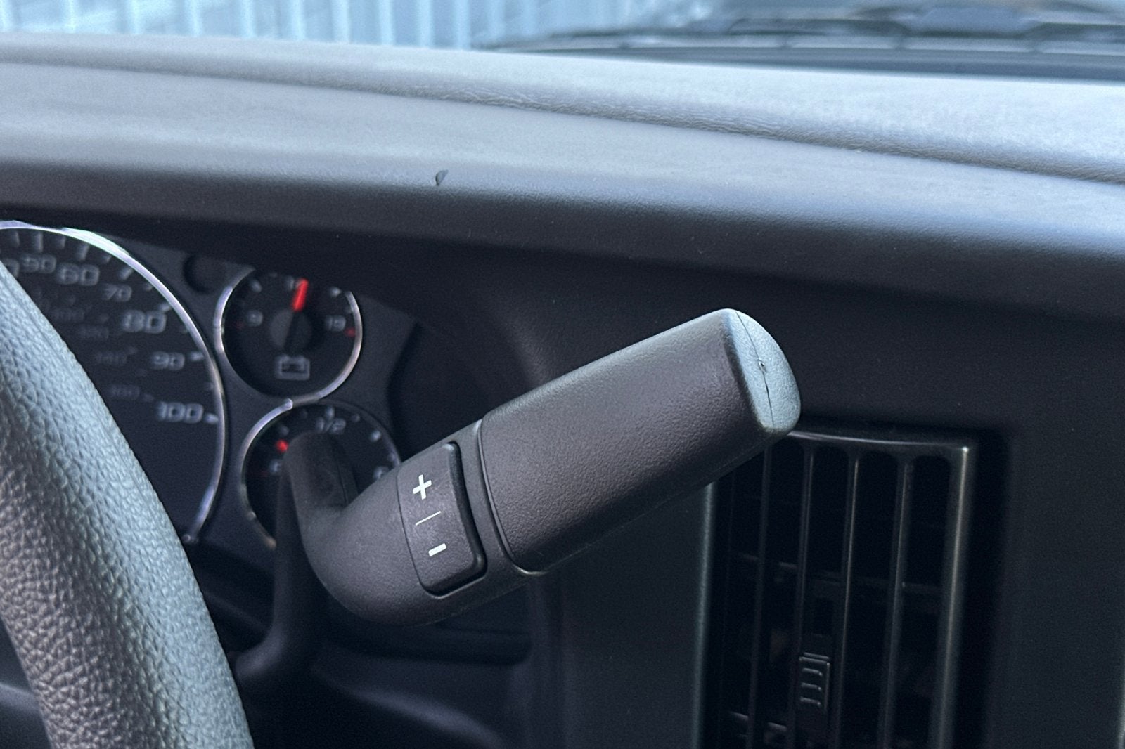 2024 Chevrolet Express Cutaway 3500 1WT