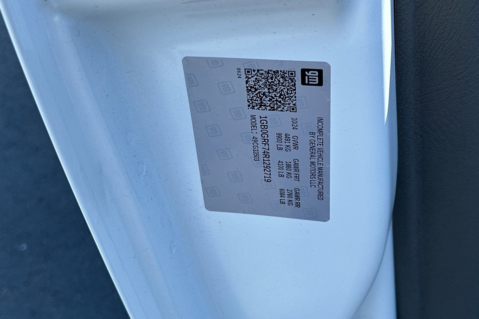 2024 Chevrolet Express Cutaway 3500 1WT