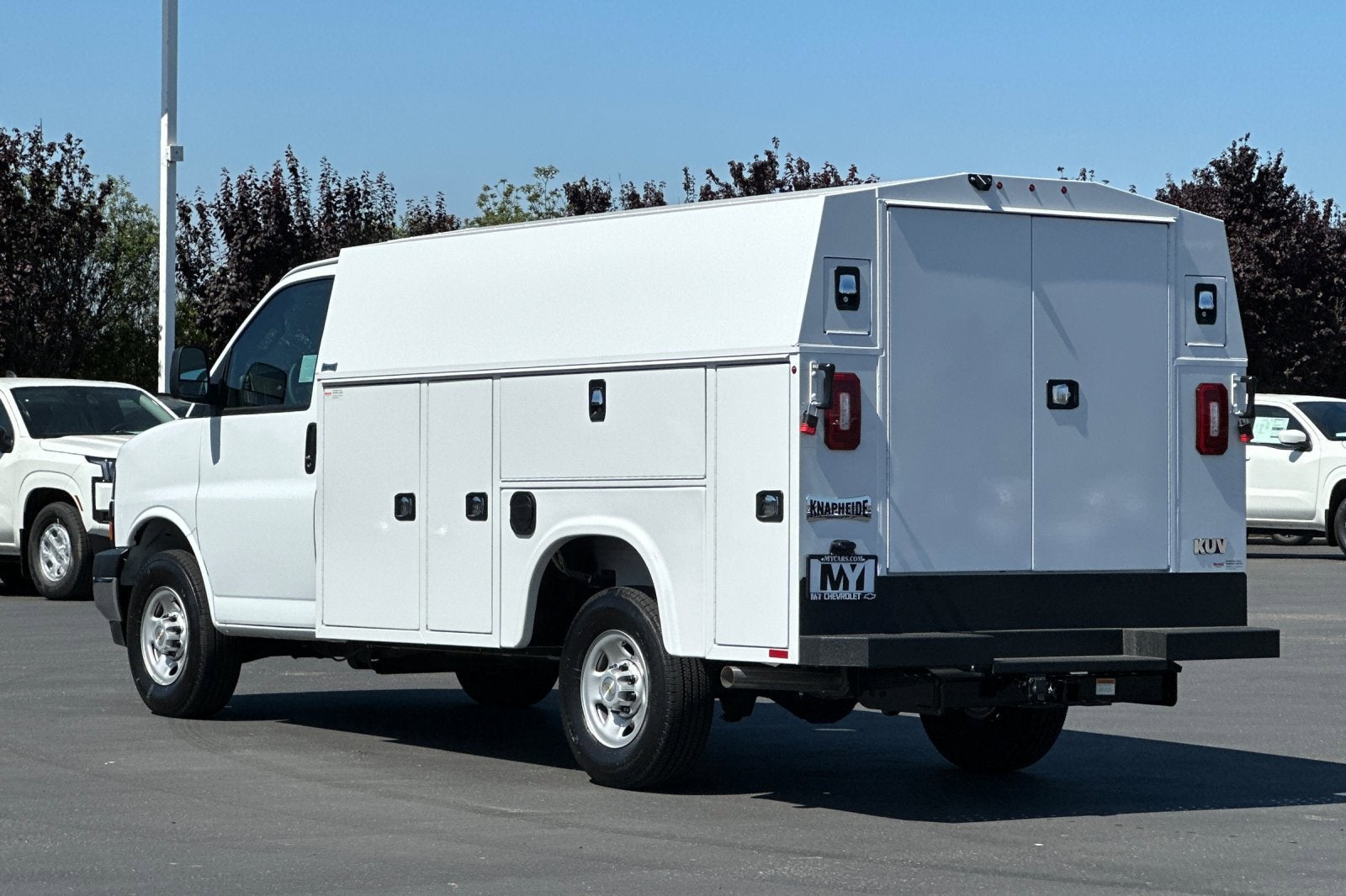 2024 Chevrolet Express Cutaway 3500 1WT