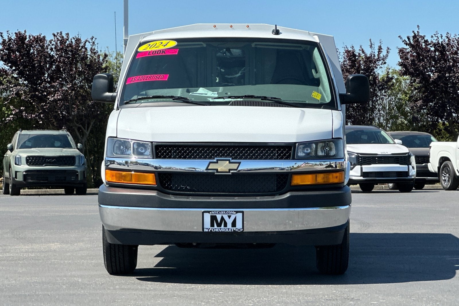 2024 Chevrolet Express Cutaway 3500 1WT