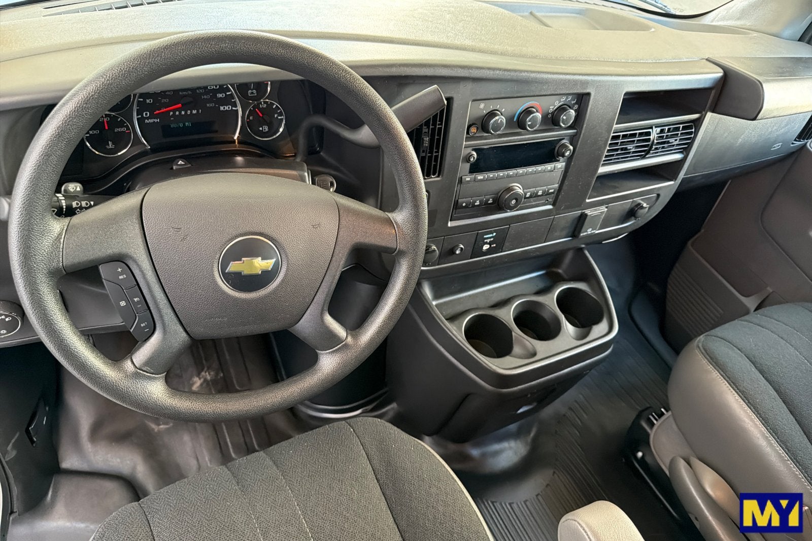2025 Chevrolet Express Cargo WT