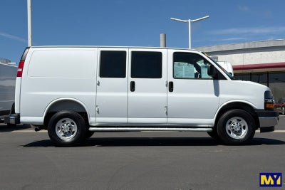 2025 Chevrolet Express Cargo WT