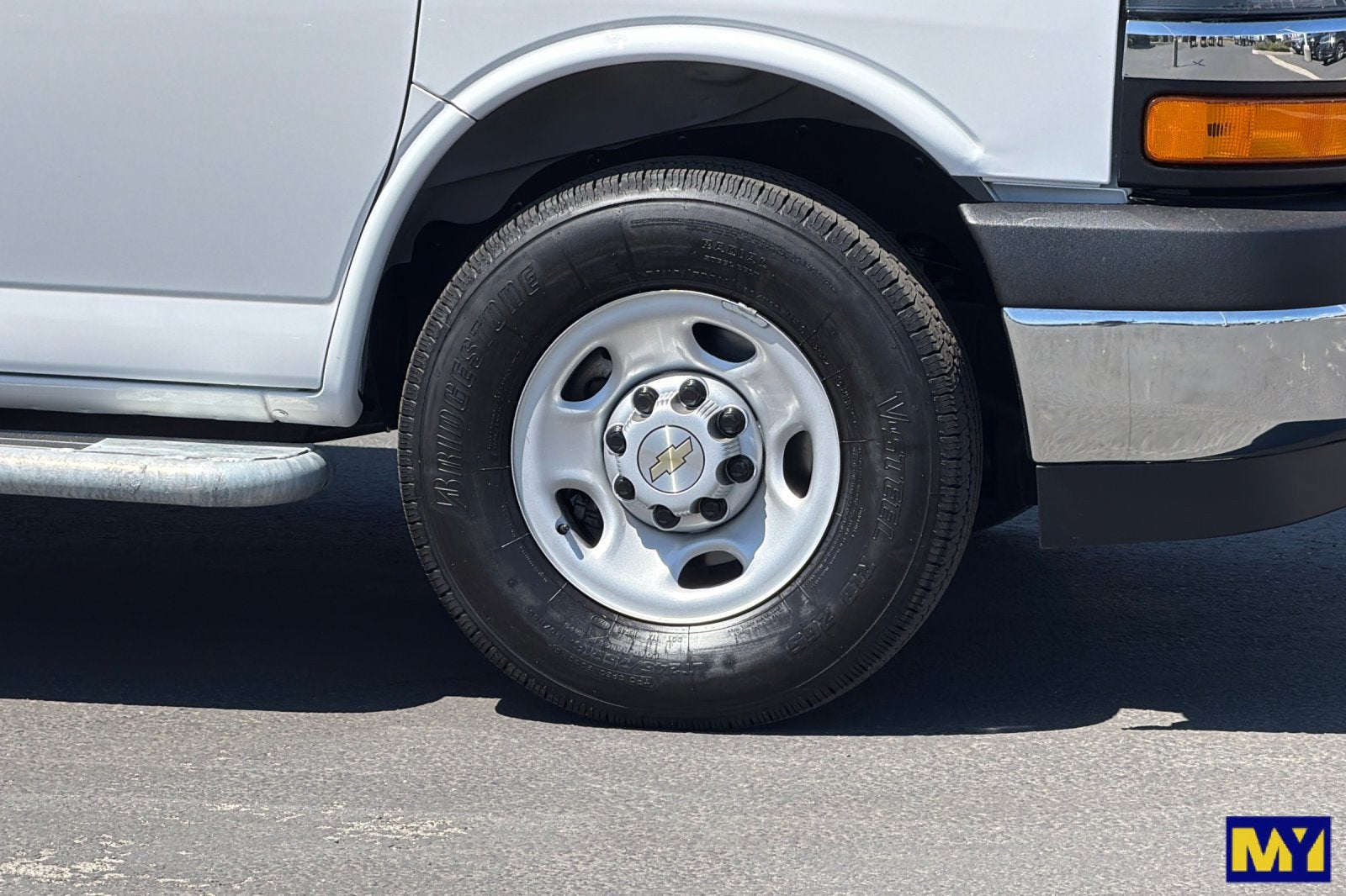 2025 Chevrolet Express Cargo WT