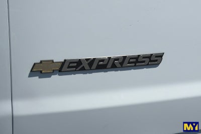 2025 Chevrolet Express Cargo WT