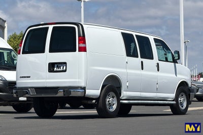 2025 Chevrolet Express Cargo WT