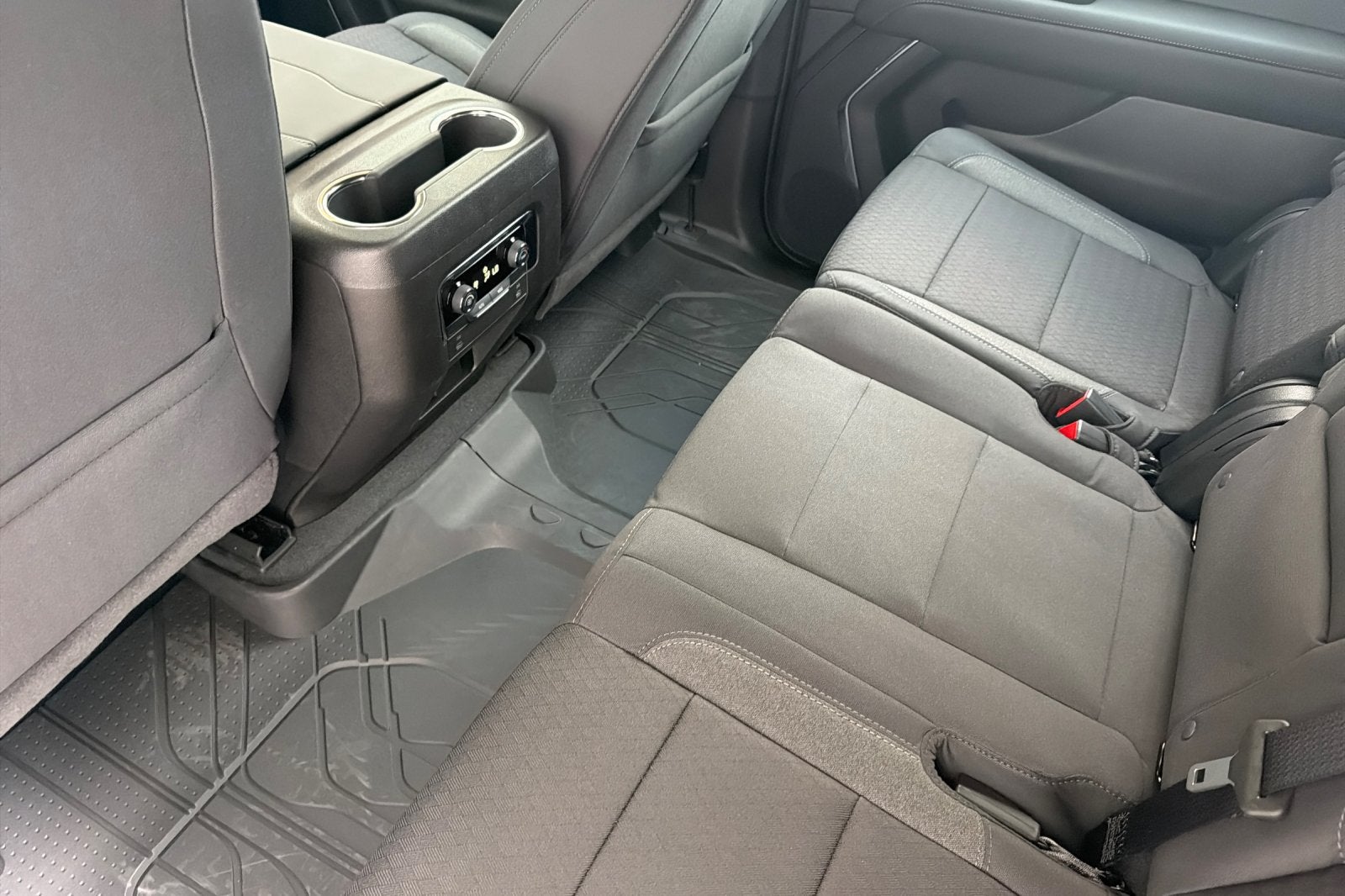 2027 Chevrolet Suburban LS