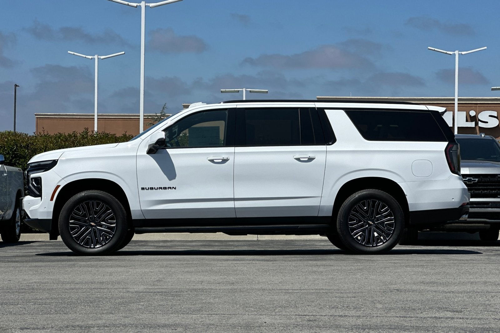 2026 Chevrolet Suburban RST - Photo 7