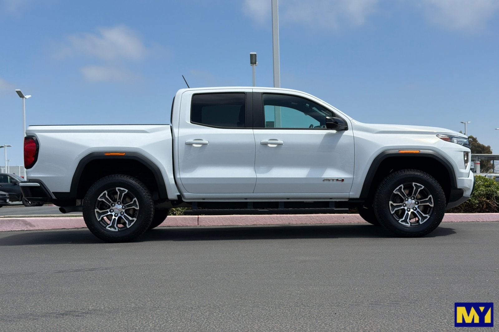 2024 GMC Canyon AT4