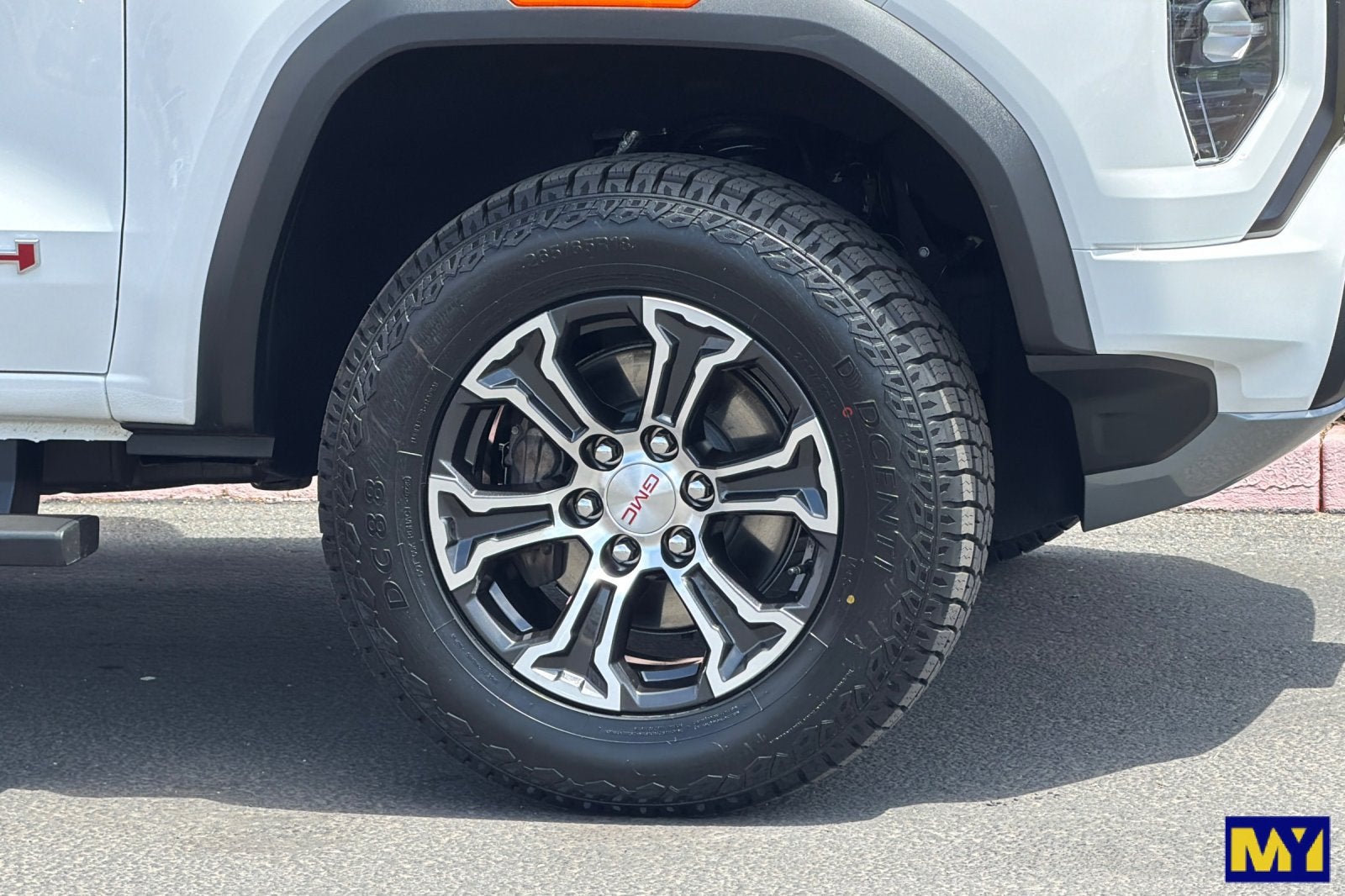 2024 GMC Canyon AT4
