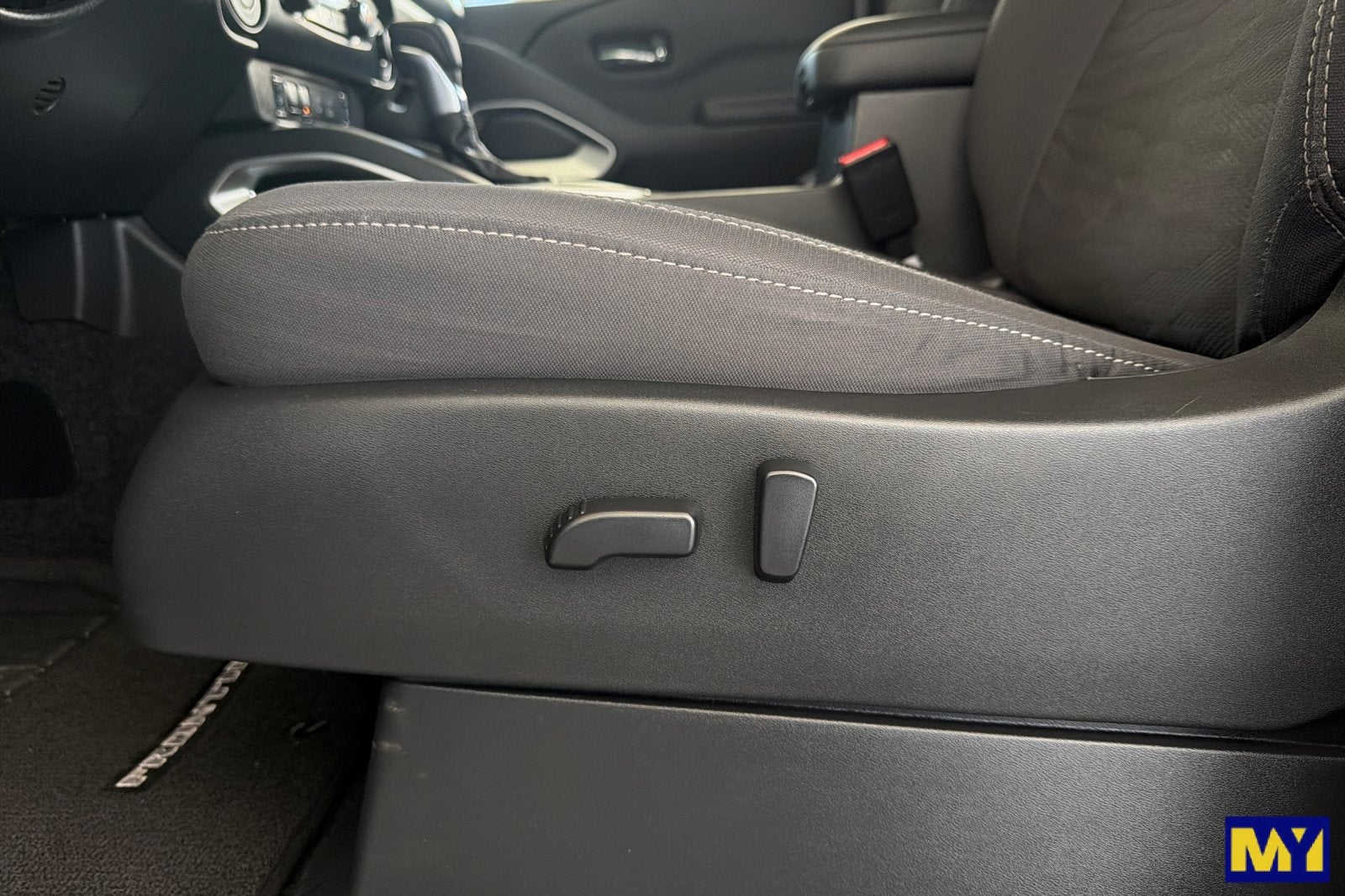 2022 Nissan Frontier Crew Cab SV 4x2