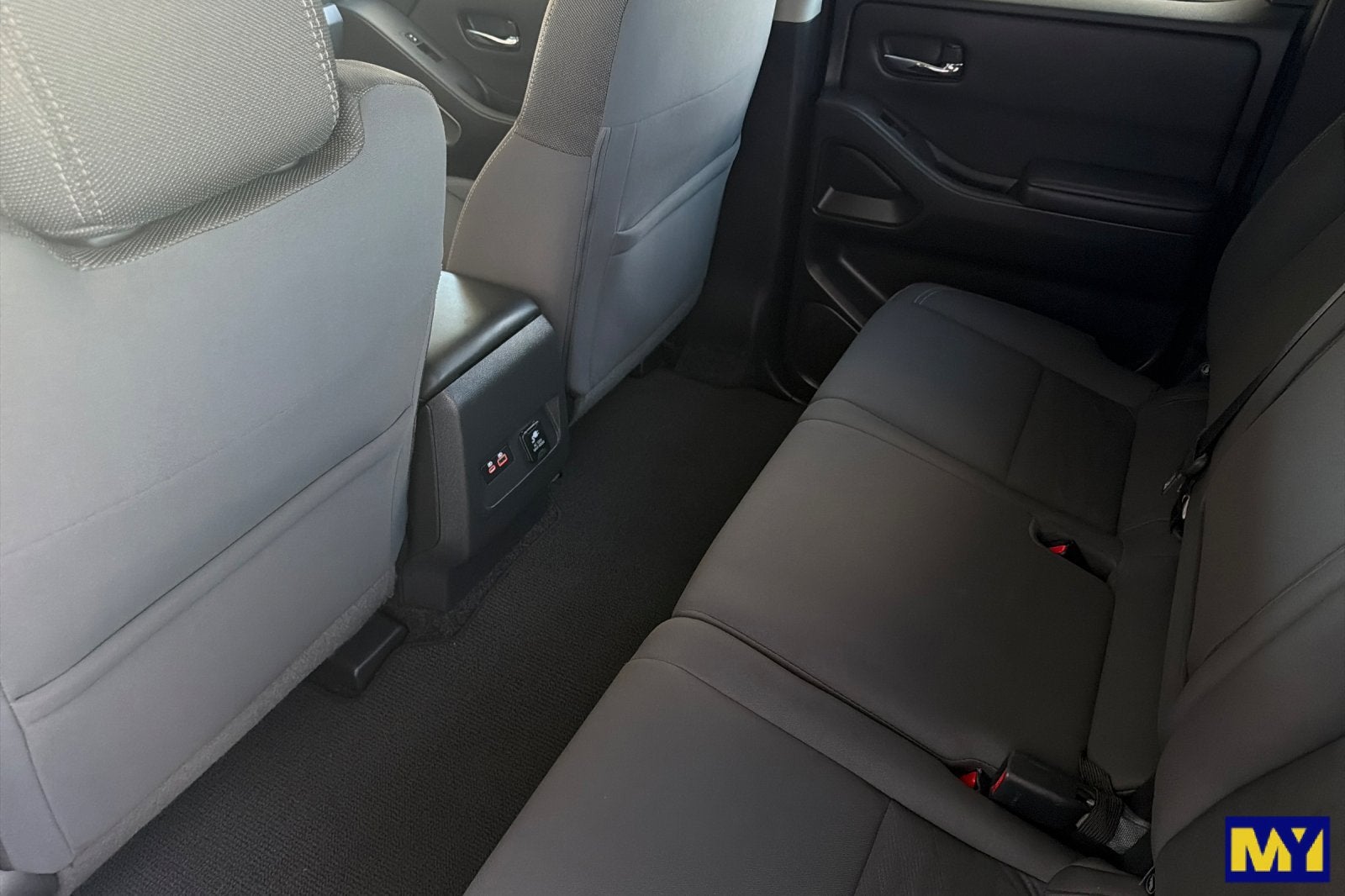 2022 Nissan Frontier Crew Cab SV 4x2