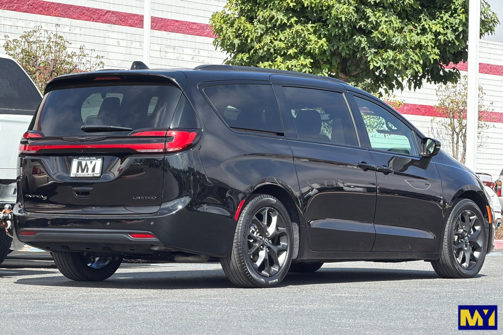 2025 Chrysler Pacifica Limited
