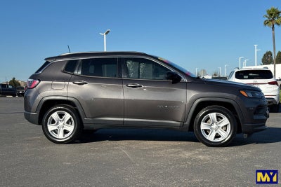 2022 Jeep Compass Latitude FWD
