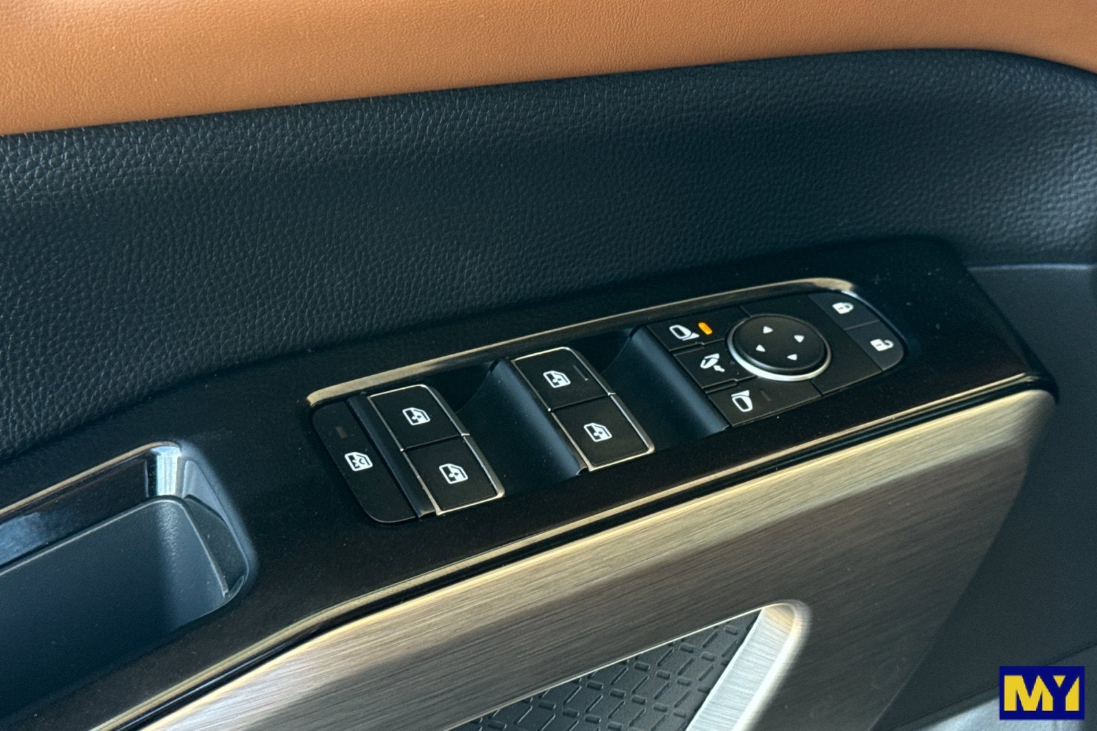 2023 Nissan Pathfinder Platinum FWD