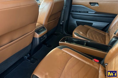 2023 Nissan Pathfinder Platinum FWD