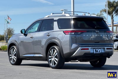 2023 Nissan Pathfinder Platinum FWD