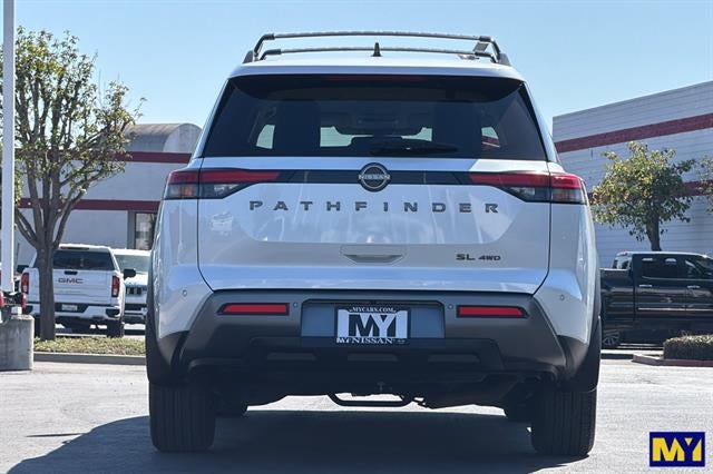 2026 Nissan Pathfinder SL